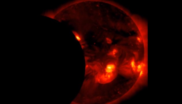 X-ray image of the solar eclipse observed, on Nov. 3, 2013. (Photo: NASA/Hinode)