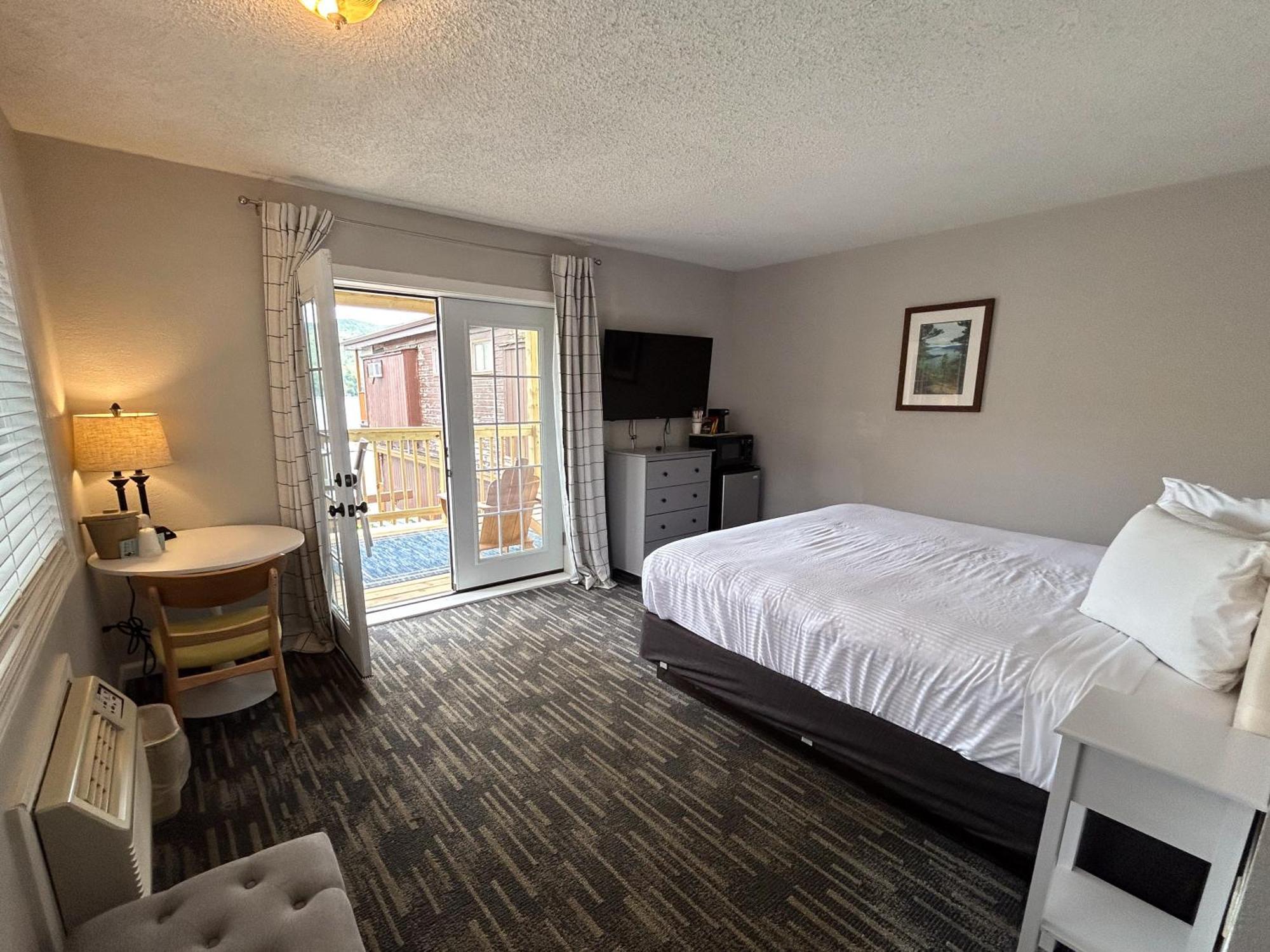 6 Cheap Hotels Close to Skateland Entertainment Ctr, Queensbury