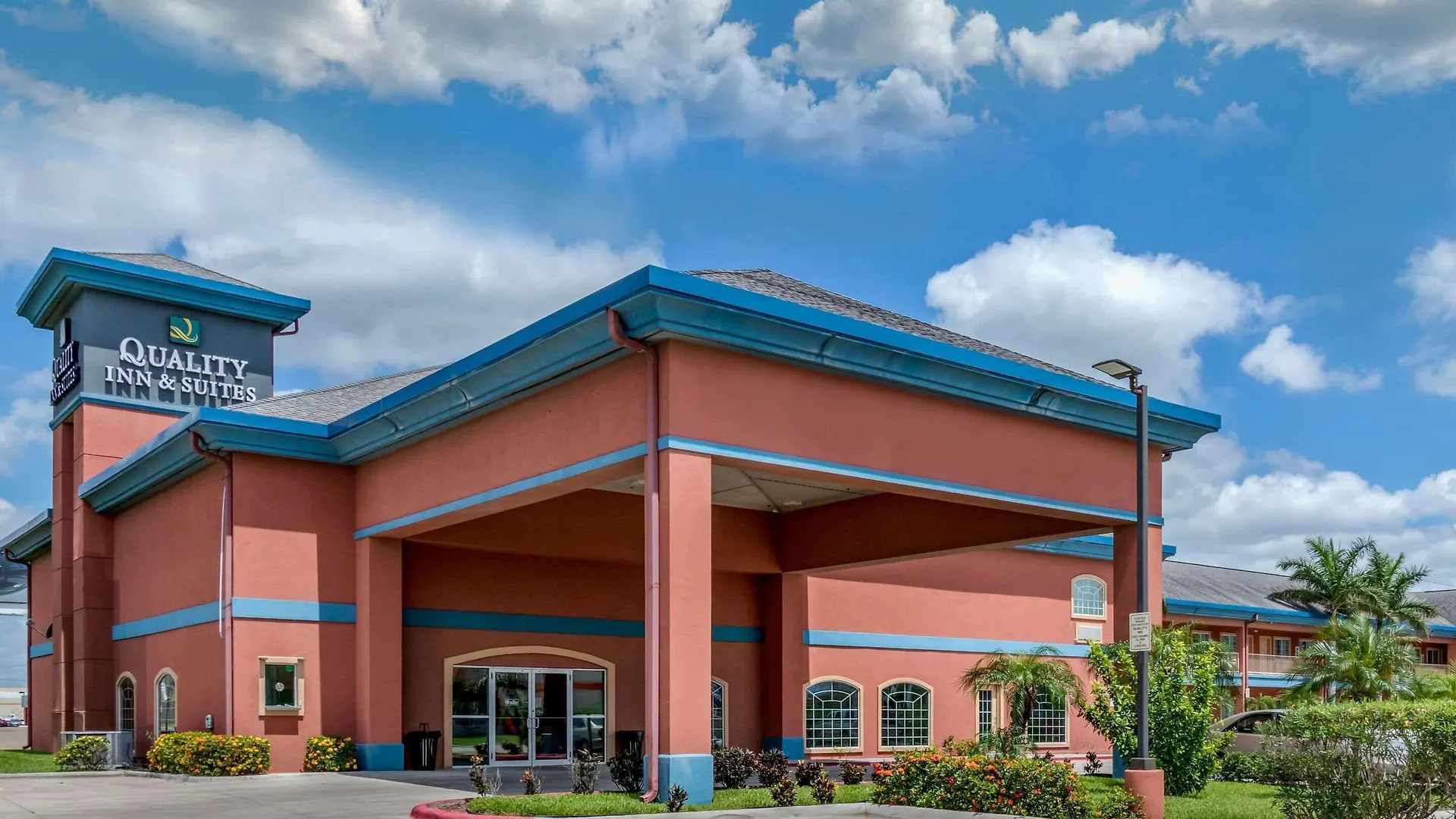 5 Business Hotels Near Weslaco Bicultural Museum Worth Booking