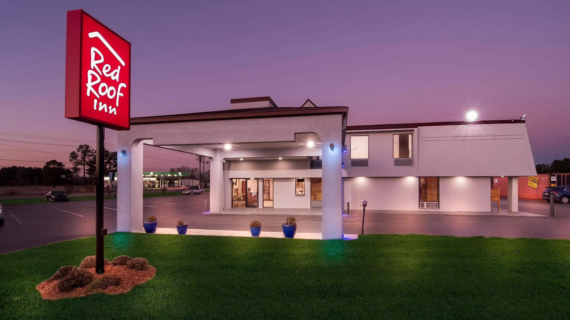 Staying Near NC Wesleyan College: 6 Budget Hotels Compared
